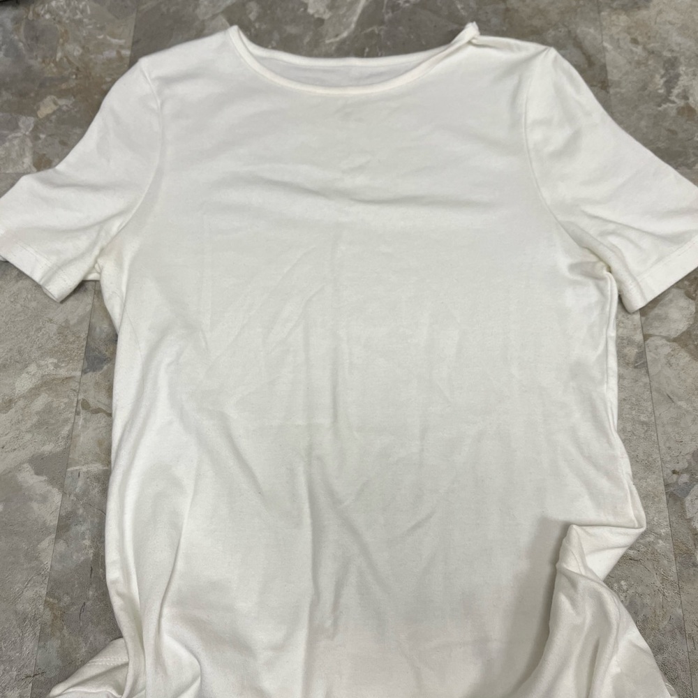White tee shirt